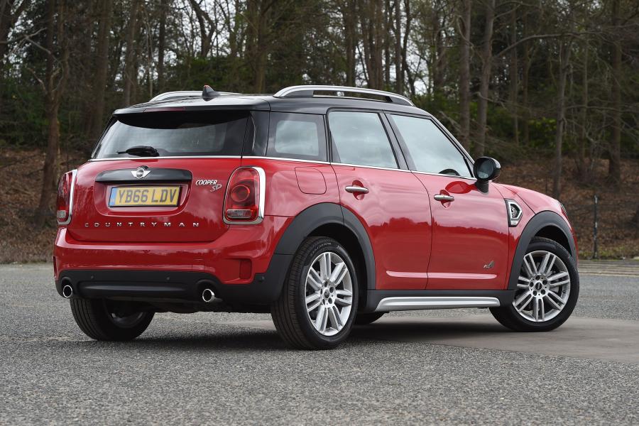  Mini Cooper SD Countryman ALL4 2017 года  (UK) (фото 6 из 12)